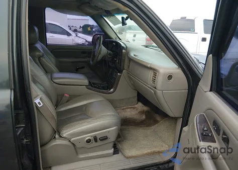 2003 GMC Yukon Xl 1500 Denali z USA, uszkodzony, nr VIN 1GKFK66UX3J335366